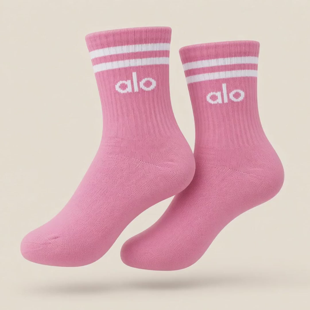 Alo Yoga Unisex Half-Crew Throwback Sock in Sweet Pink – 360° view
